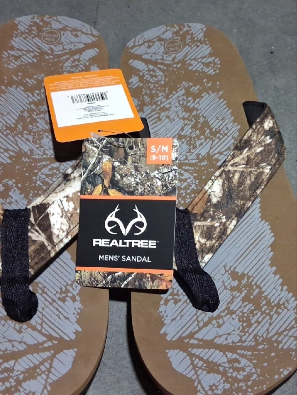 Realtree Camo Flip-Flops with Black Straps